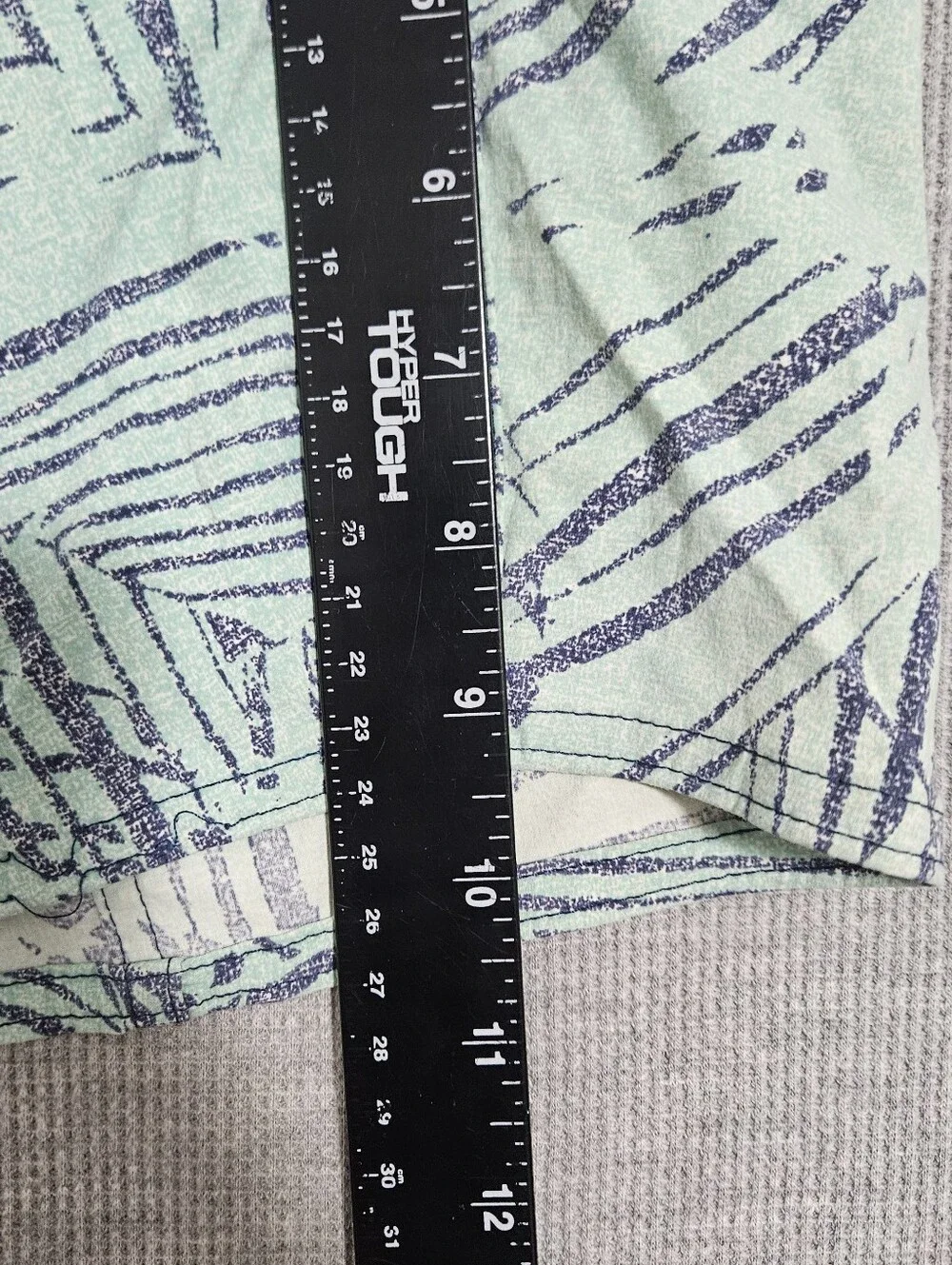 Patagonia Men's Mint Green Patterned Swim Trunks Size 30